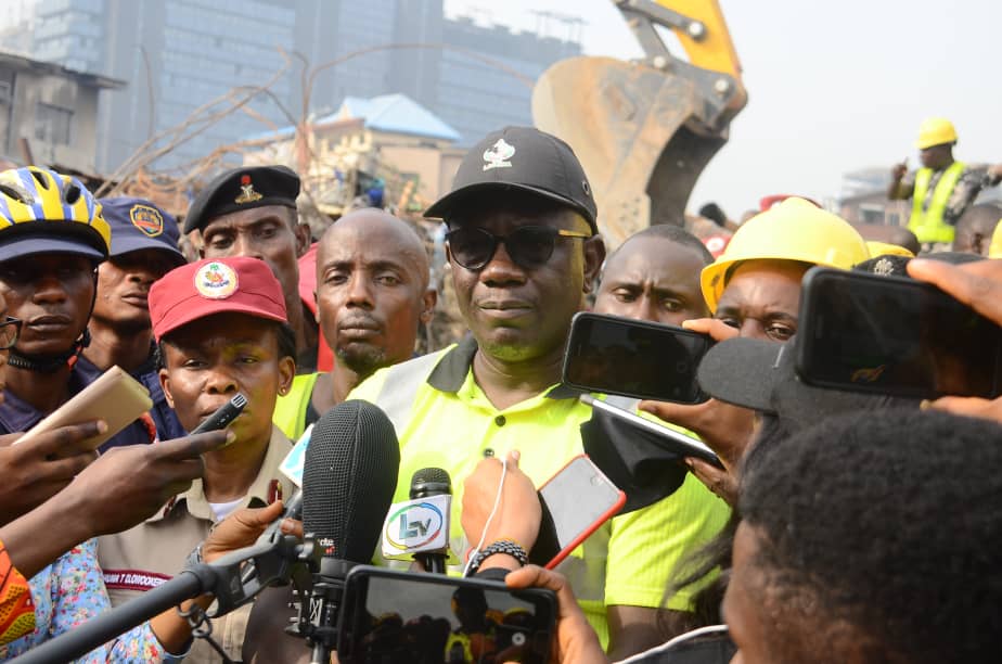 BREAKING: One trapped as building collapses in Lagos