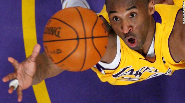 Basketball star Kobe Bryant, daughter, die in helicopter crash