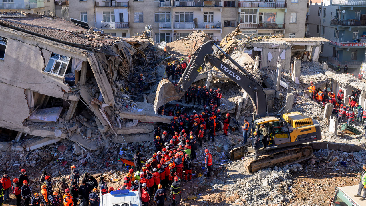 Turkey probes dozens over quake social media posts