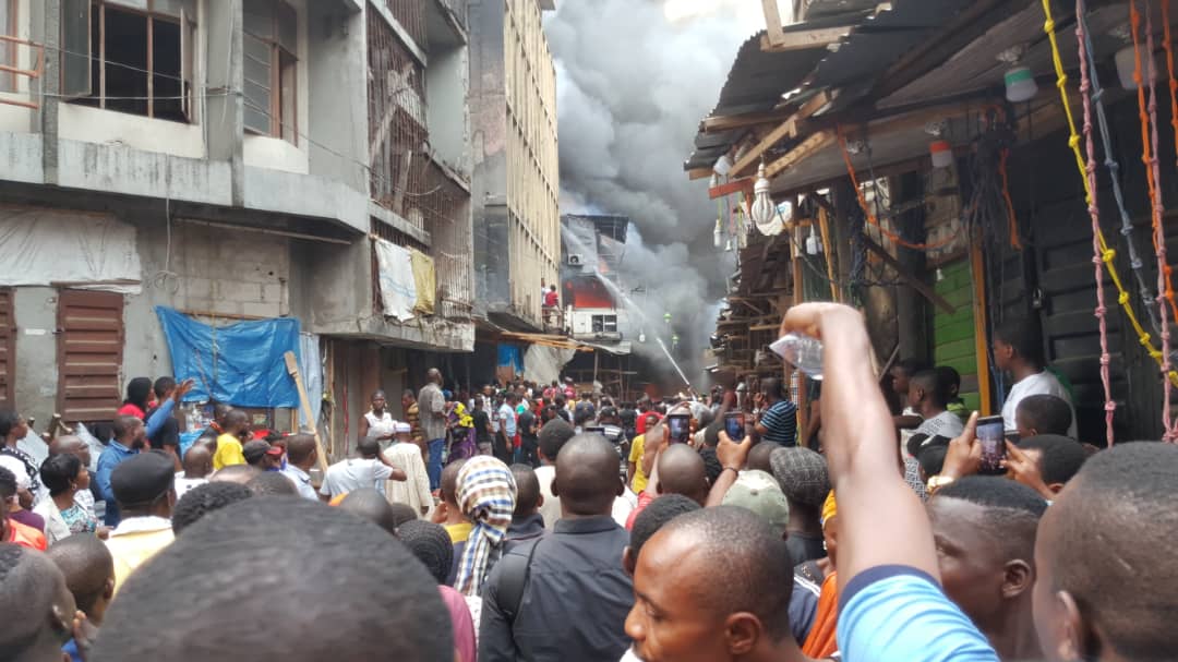 BREAKING: Again, fire guts Balogun market, Lagos