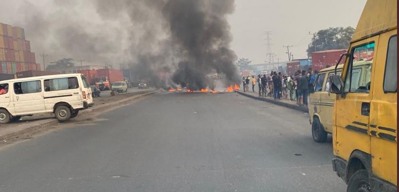 [BREAKING] Ban: Okada, tricycle riders, police clash in Ijora