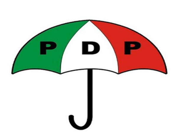 PDP flags removed at Bayelsa Govt House ...Lyon attends parade rehearsals