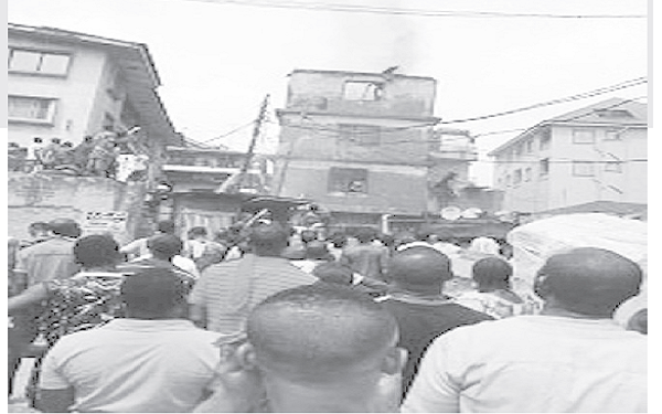 Three-storey building on fire in Onitsha