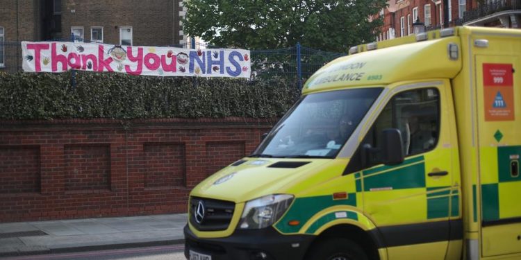 UK extends lockdown measures for three more weeks • William opens new emergency hospital