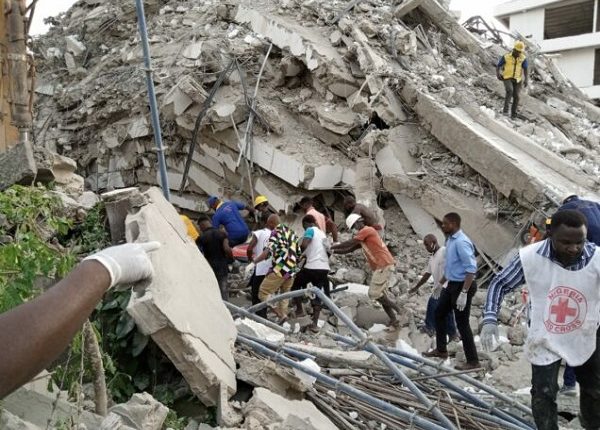 Victims’ relatives besiege collapsed Lagos building site •Death toll now 21 •Sanwo-Olu suspends official, promises transparent probe